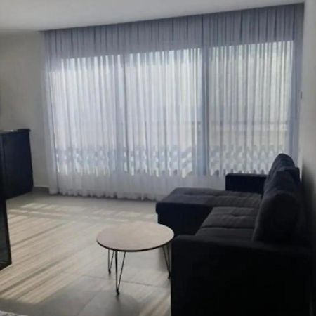 바트얌 Ryo 11 דירת נופש חדשה על חוף הים נוף לים 아파트 외부 사진