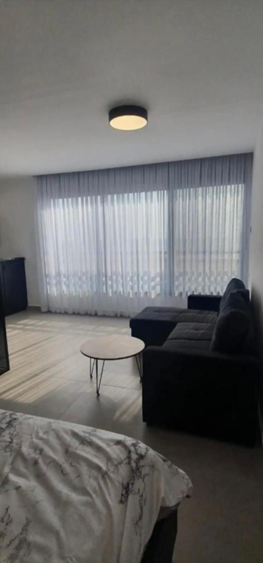 바트얌 Ryo 11 דירת נופש חדשה על חוף הים נוף לים 아파트 외부 사진